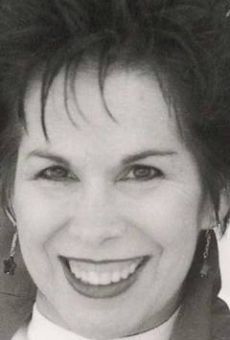 Мона Маршалл