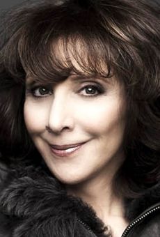 Андреа Мартин