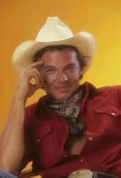 Фото №1 Эдвард Альберт