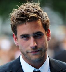 Фото №2 Оливер Джексон-Коэн