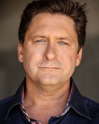 Фото №1 Питер  Эсли Холден