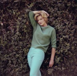 Фото №1 Энджи Дикинсон