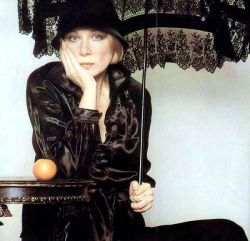 Фото №1 Алла Демидова