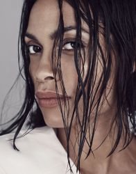 Фото №2 Розарио Доусон