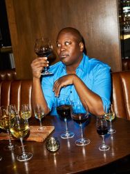 Фото №1 Титус Берджесс Фото №1 Титус Берджесс