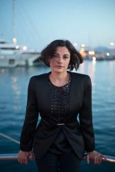 Фото №1 Джули Батай