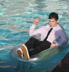 Фото №2 Логан Лерман