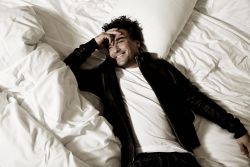 Фото №1 Джонни Галэки