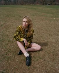 Фото №1 Кэтрин Ньютон