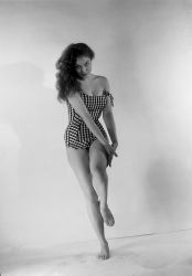 Фото №2 Джули Ньюмар