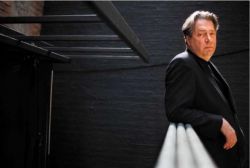 Фото №1 Роджер Аллам