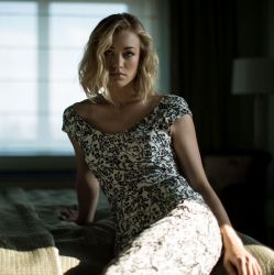 Фото №2 Ивонн Страховски