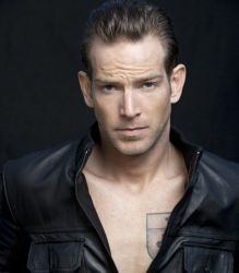 Фото №2 Шон Броснан