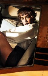 Фото №2 Джулианна Николсон