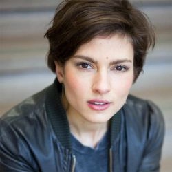 Фото №2 Лаура Де Бур