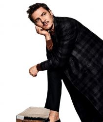 Фото №2 Педро Паскаль