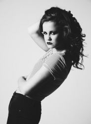 Фото №2 Маккензи Линтц