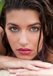 Фото №1 Джулиана Харкви