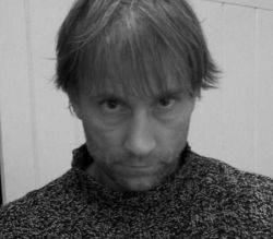 Фото №1 Саймон МакБерни