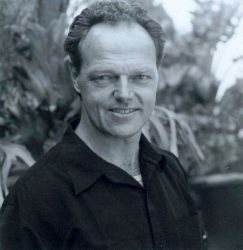 Фото №1 Брюс Хопкинс