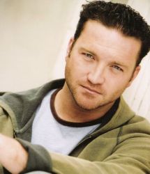 Фото №1 Ларри Бэгби