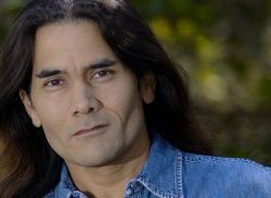 Фото №1 Дж. ЛаРоуз