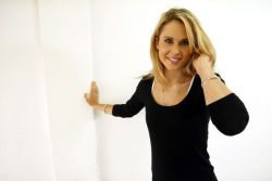 Фото №2 Анна Хатчисон