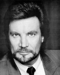 Фото №1 Вернон Уэллс