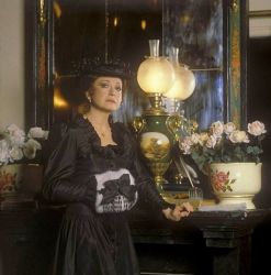 Фото №1 Людмила Максакова