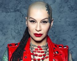 Фото №2 Наргиз Закирова