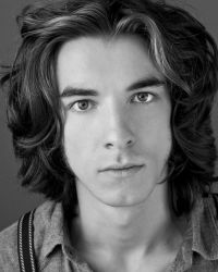 Фото №1 Оливер Хоар