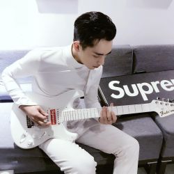 Фото №2 Сюй Вэйчжоу