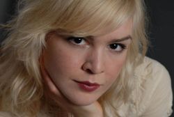 Фото №1 Эмили Тайра