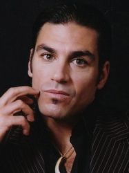 Фото №2 Эрик Этебари