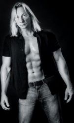 Фото №2 Маттиас Хьюз