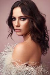 Фото №2 Лили Салливан