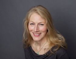 Фото №1 Джеральдин Джеймс