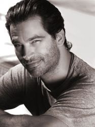 Фото №2 Джонатон Шек