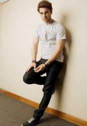 Фото №2 Натаниэль Бузолич