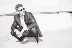 Фото №2 Эндрю В. Уолкер