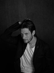 Фото №1 Бен Барнс