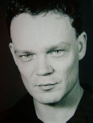 Фото №2 Джоэль Тобек