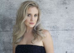 Фото №1 Би Сантос