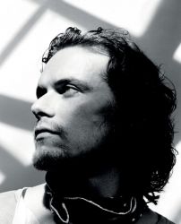 Фото №2 Сэм Хьюэн