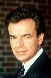 Фото №1 Рэй Уайз