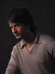 Фото №1 Шарман Джоши