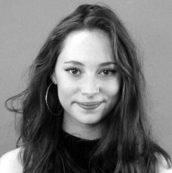 Фото №1 Люси Карлесс