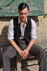 Фото №1 Генри Ллойд-Хьюз