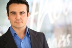 Фото №1 Дэвид Менденхолл