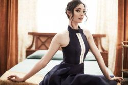 Фото №1 Эмма Дюмон